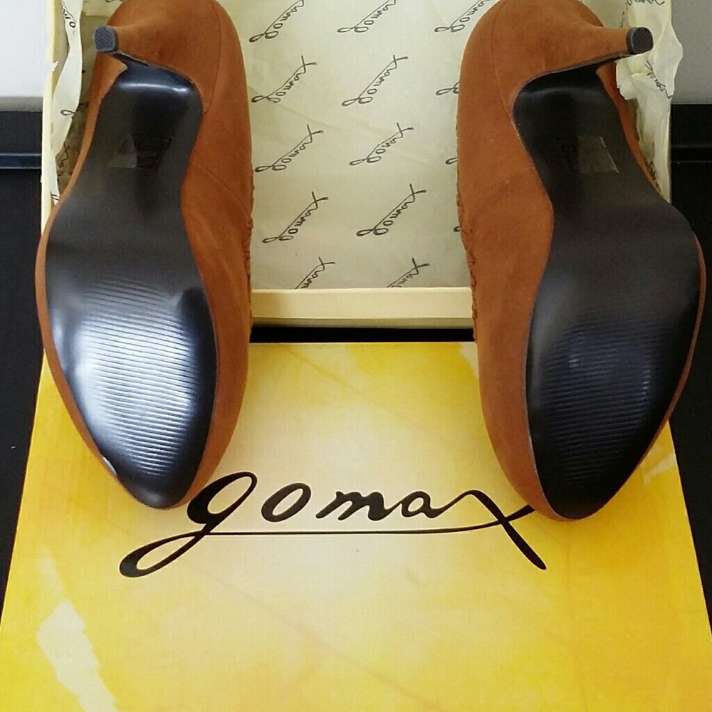Heels - Picture 2 of 2